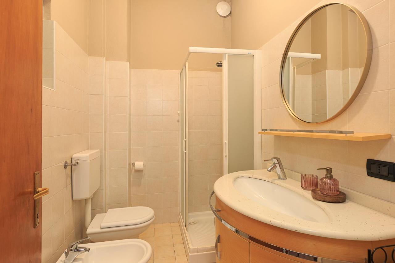 Appartamento Italia 1 - By Impero House Rent Стреза Екстер'єр фото